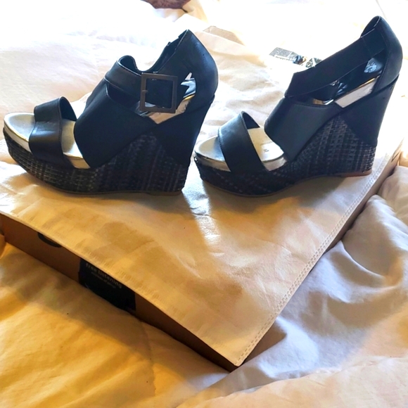 Black platform wedge heels sandals size 8.5 - Picture 3 of 5